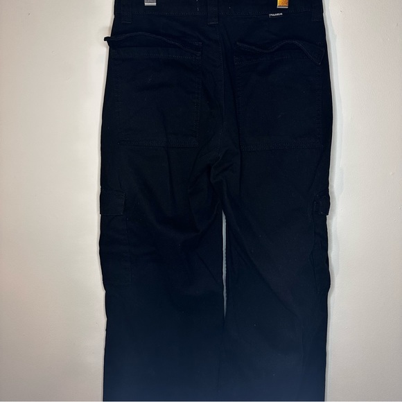 Pull&Bear high waist wide leg cargo pants in black - Picture 7 of 10